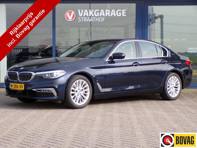 BMW 5-SERIE 530e iPerformance High Executive, Leder / Sensoren + Camera / Stoelverwarming / Full LED. / Climate Control / Navigatie / 18'' LMV