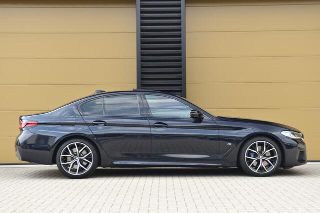 BMW 5-SERIE 530i High Executive Edition * M-Sport * Glasdak * Head-up * Sportremmen * 4-Zone Airco * Laserlicht *