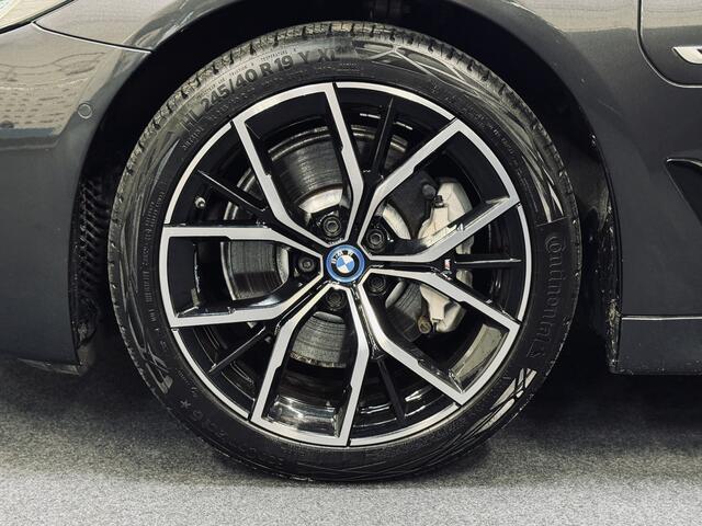 BMW 5-SERIE Touring 530e M-Sport | Panorama | Trekhaak | Driv.Ass.Prof.