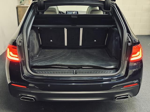 BMW 5-SERIE Touring 530i High Exe. M-Sport | Panorama | Comf.Stoel | CarPlay