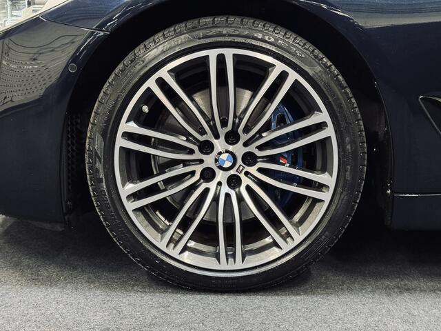 BMW 5-SERIE Touring 530i High Exe. M-Sport | Panorama | Comf.Stoel | CarPlay