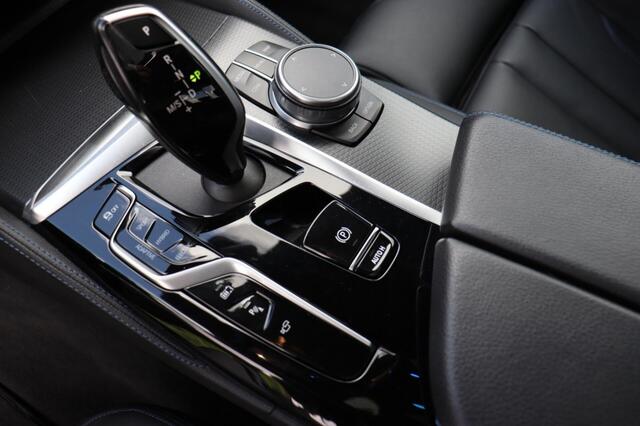 BMW 5-SERIE 530e High Exe M-sport/Pano/HUD/20"/ACC/Softclose/VOL!!