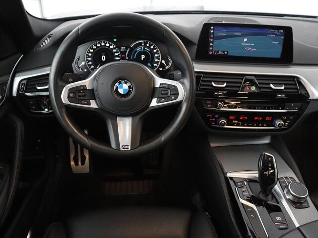 BMW 5-SERIE 530e iPerformance M Sport High Executive | Panoramadak | Leder | Memory | Stoelverwarming | Cruise control | Camera | Park assist | Carplay | Climate control | PHEV
