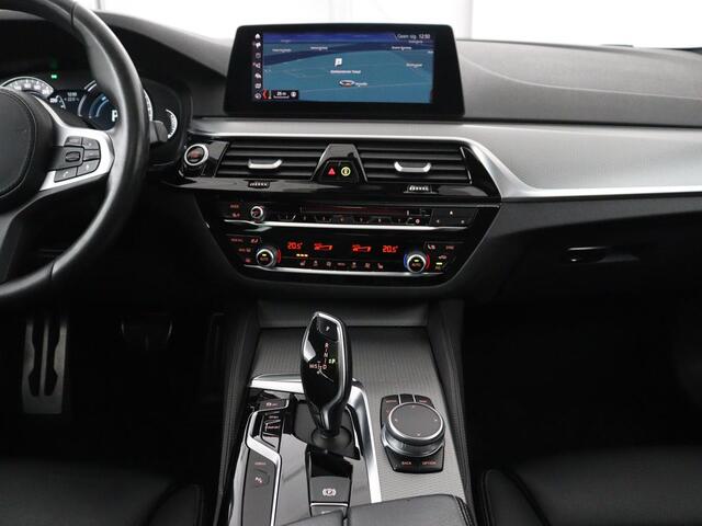 BMW 5-SERIE 530e iPerformance M Sport High Executive | Panoramadak | Leder | Memory | Stoelverwarming | Cruise control | Camera | Park assist | Carplay | Climate control | PHEV