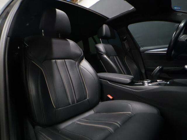 BMW 5-SERIE Touring 530e M Sport [PANORAMADAK, ELEKTRISCHE TREKHAAK, APPLE CARPLAY, STOELVERWARMING, MEMORY, DIGITAL DASH, CAMERA, CRUISE CONTROL, PDC V + A, NAVIGATIE, NIEUWSTAAT]