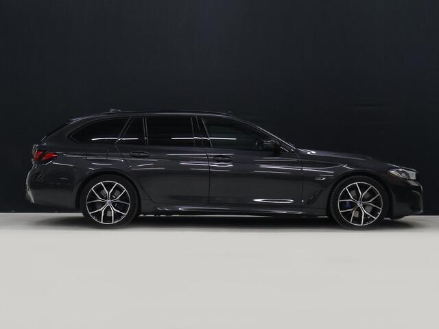 BMW 5-SERIE Touring 530e M Sport [PANORAMADAK, ELEKTRISCHE TREKHAAK, APPLE CARPLAY, STOELVERWARMING, MEMORY, DIGITAL DASH, CAMERA, CRUISE CONTROL, PDC V + A, NAVIGATIE, NIEUWSTAAT]