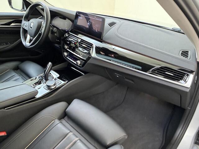 BMW 5-SERIE Touring 530i High Executive | digitale cockpit | panoramadak | leder bekleding | eletrisch verstelbare stoelen | 360 graden camera
