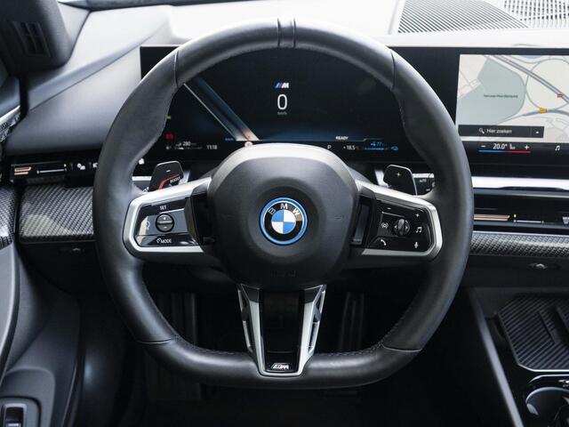 BMW 5-SERIE Touring 530e | M Sportpakket Pro | Comfort Pack | 21 inch | Glazen panoramadak | Stoelventilatie | Driving Assistant Plus | Bowers & Wilkins | Trekhaak