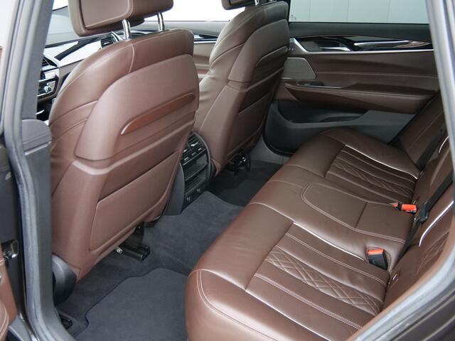 BMW 6-SERIE Gran Turismo 640i High Executive 340 Pk Automaat Navi / Schuifdak / Leer / Trekhaak / DAB / Apple Carplay / Camera's