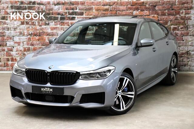 BMW 6-SERIE Gran Turismo 630i High Executive M Sport Pakket Automaat / Live Cockpit Professional / Panoramadak / Trekhaak / Comfortstoelen / Active Steering / Niveauregeling / Stoelventilatie / Driving Assistant Plus / Harman Kardon / Parkeerhulpsysteem Plus / Head-U