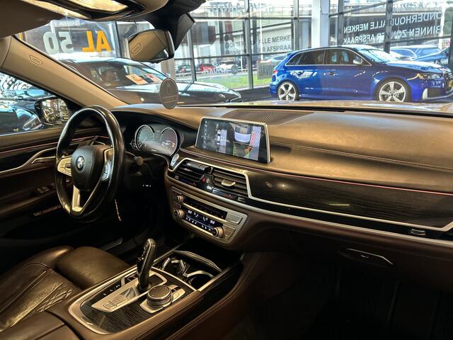 BMW 7-SERIE 750i High Executive | Panoramadak | Luchtvering | Adaptieve cruise control | 360 Camera | Memory seats | Harman/Kardon | Head up | Stoelverwarming v+a | Stoelmassage | Stoelverkoeling | Lane assist | Dodehoeksdetectie | Draadloze apple carplay