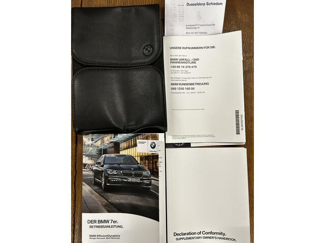 BMW 7-SERIE 750i High Executive | Panoramadak | Luchtvering | Adaptieve cruise control | 360 Camera | Memory seats | Harman/Kardon | Head up | Stoelverwarming v+a | Stoelmassage | Stoelverkoeling | Lane assist | Dodehoeksdetectie | Draadloze apple carplay