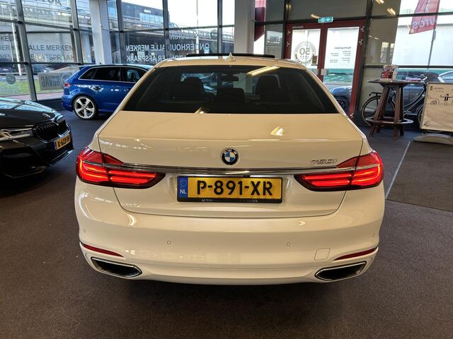 BMW 7-SERIE 750i High Executive | Panoramadak | Luchtvering | Adaptieve cruise control | 360 Camera | Memory seats | Harman/Kardon | Head up | Stoelverwarming v+a | Stoelmassage | Stoelverkoeling | Lane assist | Dodehoeksdetectie | Draadloze apple carplay
