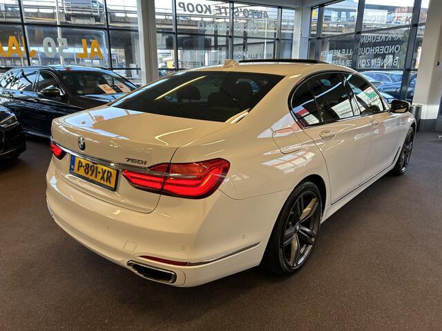 BMW 7-SERIE 750i High Executive | Panoramadak | Luchtvering | Adaptieve cruise control | 360 Camera | Memory seats | Harman/Kardon | Head up | Stoelverwarming v+a | Stoelmassage | Stoelverkoeling | Lane assist | Dodehoeksdetectie | Draadloze apple carplay