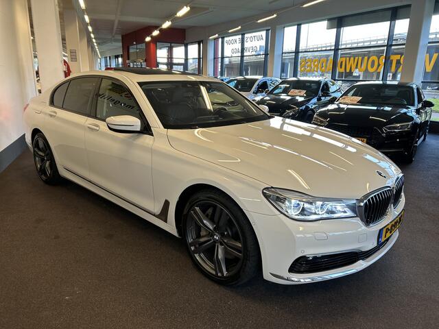 BMW 7-SERIE 750i High Executive | Panoramadak | Luchtvering | Adaptieve cruise control | 360 Camera | Memory seats | Harman/Kardon | Head up | Stoelverwarming v+a | Stoelmassage | Stoelverkoeling | Lane assist | Dodehoeksdetectie | Draadloze apple carplay