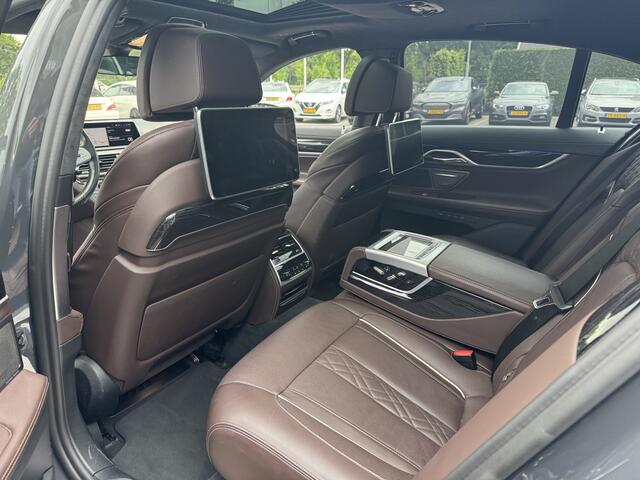 BMW 7-SERIE 745e High Exe. M Sport / Schuifdak / 360Camera / Head-up / Softclose / 20'' / Volleder / Nachtzicht / Laser LED / Stoelmassage 4x / Stoelventilatie 4x / Dodehoek / DAB / Navigatie / ACC
