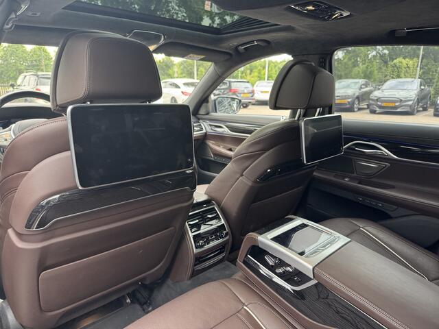 BMW 7-SERIE 745e High Exe. M Sport / Schuifdak / 360Camera / Head-up / Softclose / 20'' / Volleder / Nachtzicht / Laser LED / Stoelmassage 4x / Stoelventilatie 4x / Dodehoek / DAB / Navigatie / ACC