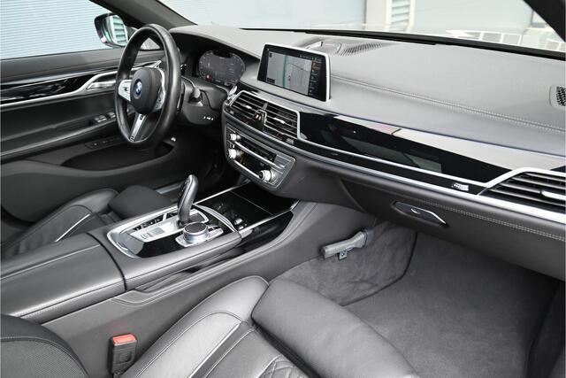 BMW 7-SERIE 745e M-SPORT / SCHUIFDAK / B&W / HUD / SOFTCLOSE / MEMORY / 4WIELSTURING / 360 CAMERA / NL AUTO