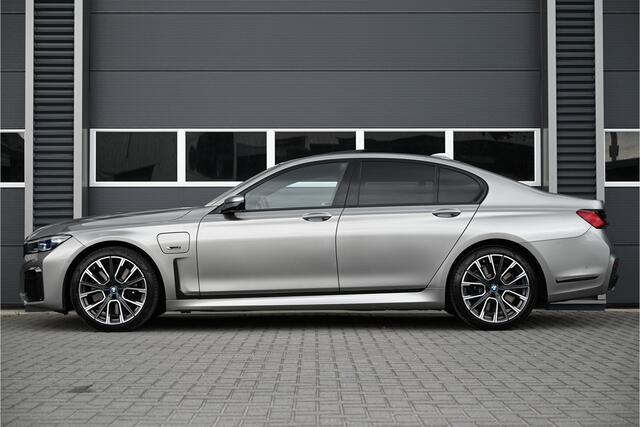 BMW 7-SERIE 745e M-SPORT / SCHUIFDAK / B&W / HUD / SOFTCLOSE / MEMORY / 4WIELSTURING / 360 CAMERA / NL AUTO
