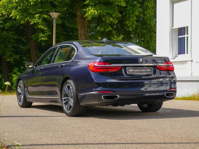 BMW 7-SERIE 740Le iPerformance High Executive | Pano | Head-up | Luchtvering | Sky-lounge