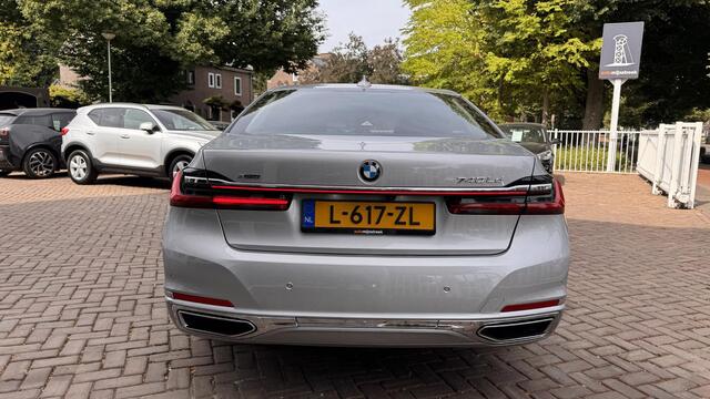 BMW 7-SERIE 740Ld xDrive High Executive | Skylounge | Individual | Eerste eigenaar | Ekris geserviced |