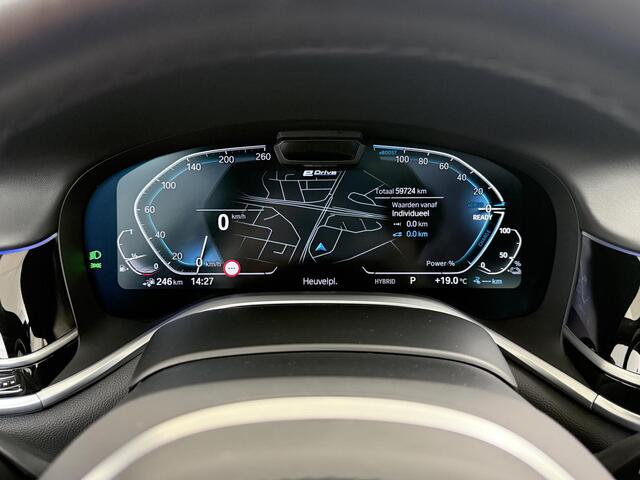 BMW 7-SERIE 745e High Executive M Pakket Schuifdak Dealer onderhouden