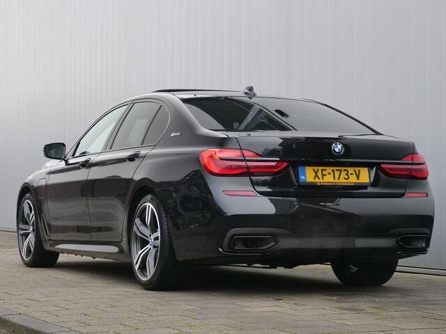 BMW 7-SERIE 740e iPerformance High Executive 326 Pk Automaat Navi / Leer / DAB / Schuifdak / M-pakket