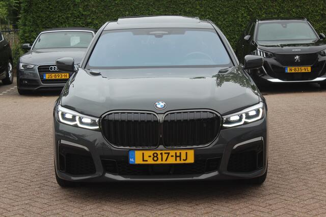 BMW 7-SERIE 745e High Exe. M Sport / Schuifdak / 360Camera / Head-up / Softclose / 20'' / Volleder / Nachtzicht / Laser LED / Stoelmassage 4x / Stoelventilatie 4x / Dodehoek / DAB / Navigatie / ACC