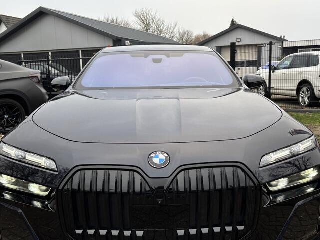 BMW 7-SERIE 740D X-Drive 2023 NL Auto BTW Theatre Screen VOL