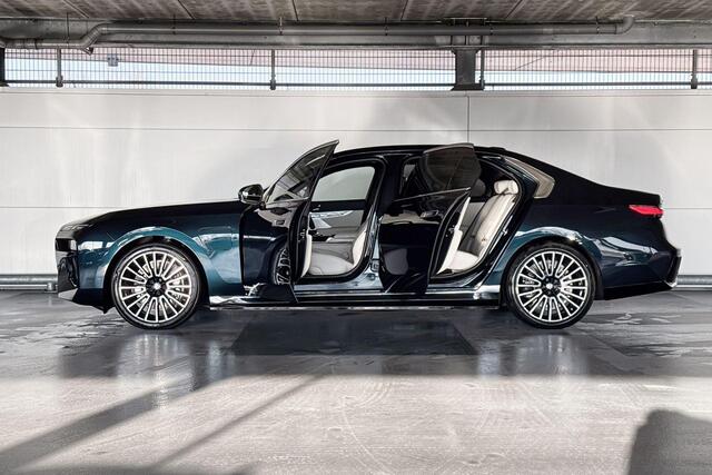 BMW 7-SERIE 750e xDrive | M Sportpakket | BMW Individual Interieur | Innovation Pack | Connoisseur Pack