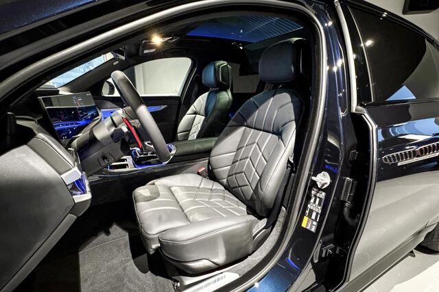 BMW 7-SERIE M760e xDrive | Sky Lounge | Iconic Glow | Stoelventilatie | Connoisseur Pack |