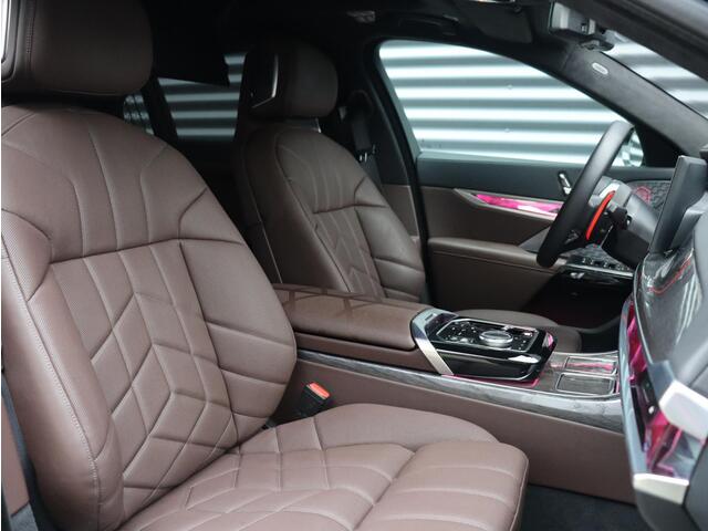 BMW 7-SERIE M760e xDrive | M Sportpakket Pro | Innovation Pack | Executive Drive Pro | Head-Up | Executive Lounge | Massage | Stoelventilatie | Driving Assistant Professional | Bowers & Wilkins | 21'' LMV | Lentevoordeeel