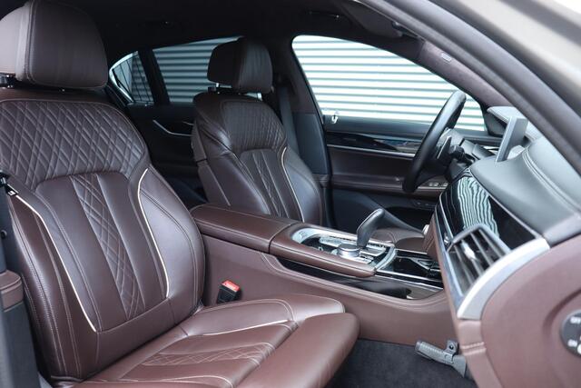 BMW 7-SERIE Sedan 745e | High Executive | M Sportpakket | Driving Assistant Professional | Parking Assistant Plus | Head-Up | Harman Kardon | Laserlight | Warmte Comfortpakket | Soft-Close | Comfort Access | 19''LMV