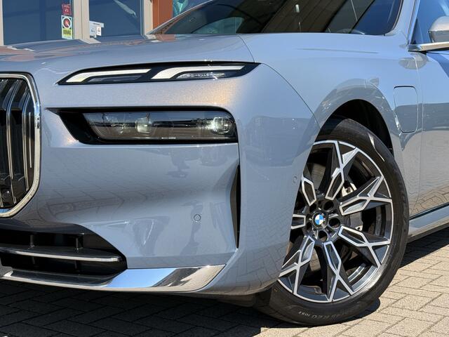 BMW 7-SERIE 750e xDrive | Bowers & Wilkins | 360 | SkyLounge | Leder | Trekhaak | Rolscherm | Achterwielbestuuring |