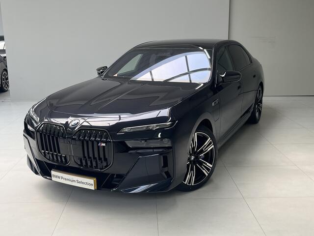 BMW 7-SERIE M760e xDrive | Trekhaak | Kristal | Glow | Sky Lounge | Bowers & Wilkins | Gran Lusso Interior | M-Performance Pack