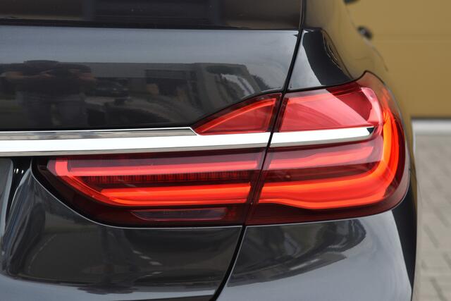 BMW 7-SERIE 740i High Executive * Schuifdak * Stoelmassage * Comfortstoelen * Sfeerverlichting *