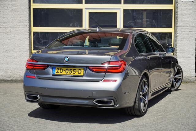 BMW 7-SERIE 730d Automaat! M-Sport BJ2018 Lmv 20" | Led V+A | Pdc | Adaptieve Luchtvering | Harman/Kardon | Keyless entry | Elek. achterklep | 360° Camera | Navi | Virtual cockpit | Head-up display | Elek. voorstoelen+Mem/Verwarmd | Lederen bekleding | Zwarte hemel