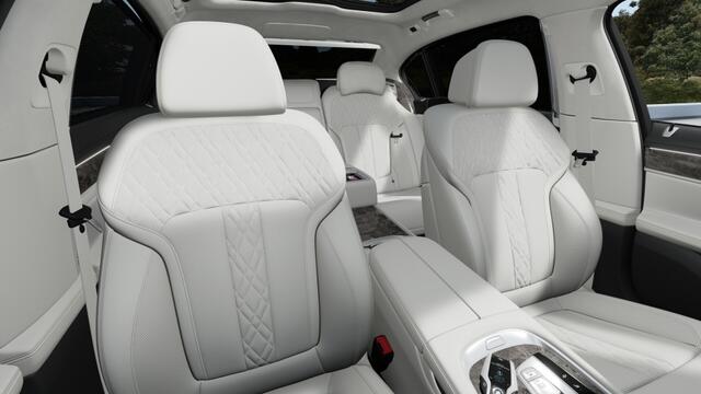 BMW 7-SERIE 745Le 394PK X-drive Individual / SkyLounge / TV's / B&W / 360°