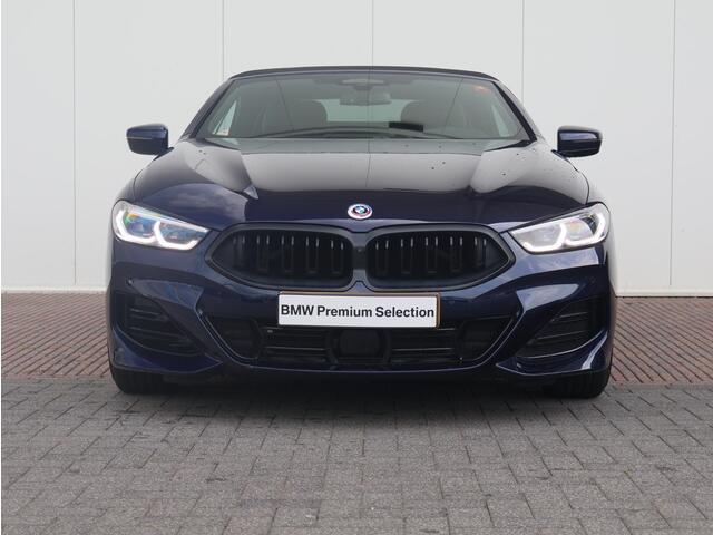 BMW 8-SERIE 840i High Executive Model M Sport / Comfort Access / Soft-Close / Warmtecomfortpakket voor / Standkachel / Driving Assistant Professional / BMW Laserlicht / Elektrische Achterklepbediening