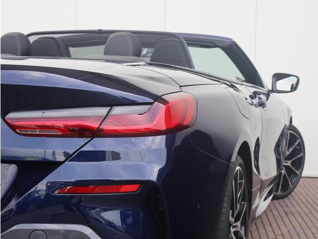 BMW 8-SERIE 840i High Executive Model M Sport / Comfort Access / Soft-Close / Warmtecomfortpakket voor / Standkachel / Driving Assistant Professional / BMW Laserlicht / Elektrische Achterklepbediening