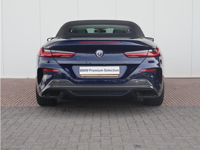 BMW 8-SERIE 840i High Executive Model M Sport / Comfort Access / Soft-Close / Warmtecomfortpakket voor / Standkachel / Driving Assistant Professional / BMW Laserlicht / Elektrische Achterklepbediening