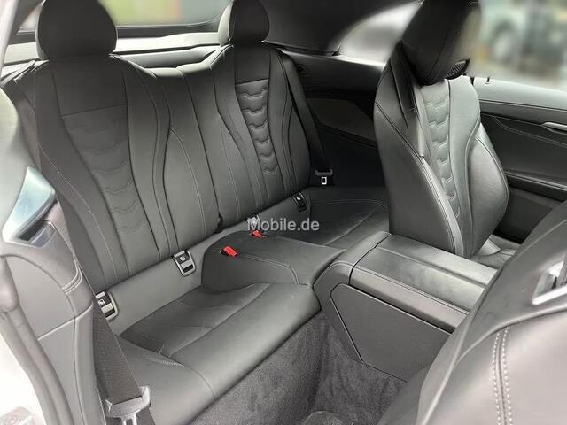 BMW 8-SERIE 840i xDrive