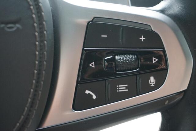 BMW 8-SERIE Coupé M850i xDrive High Executive | Audio Media Pack | BMW Personal CoPilot Pack | Adaptief M Onderstel Professional | Carbon fibre dak | Driving Assistant Professional