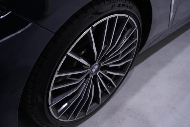 BMW 8-SERIE 840i M Sport Excl. BPM/NL kenteken Harman Kardon Camera 360 Head-up Memory Nekverwarming Tartufo lederen interieur Soft close