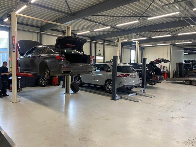 BMW 8-SERIE M850i xDrive M Sport Laser 360°Camera Softclose Achterasbesturing Harman/Kardon