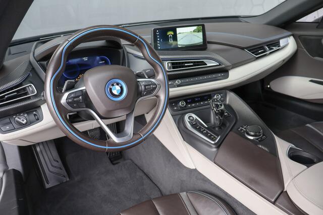 BMW I8 | PROGRESSIVE PACKAGE HARMAN KARDON, HEAD-UP, COMFORT ACCESS | 20" | APPLE CARPLAY | DRY CARBON INTERIOR PACK | I-INTERIOR HALO DALBERGIA BRAUN | DAB RADIO | ETC.