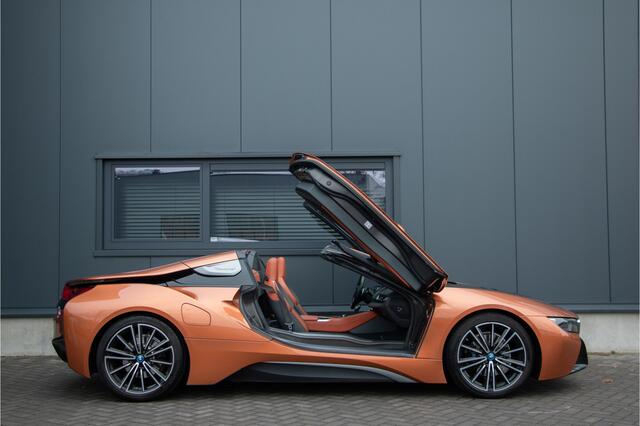 BMW I8 Roadster 1/200 First Edition | Dealer OH. | Head Up | Harman Kardon | 360 Camera | Apple Carplay | Cruise Control | Laserlight | Ambiance Verlichting | BMW Display Key | Alarm | Interieurlijsten Drycarbon | DAB+ | 20"|Lichtpakket |