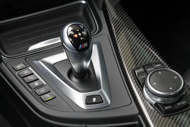 BMW M3 3-serie Competition High Executive Automaat / Adaptieve LED / Achteruitrijcamera / Adaptief M onderstel / Park Assistant / Head-Up / Stoelverwarming