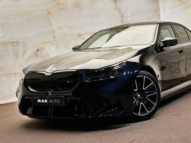 BMW M5 Limousine V8 M Hybrid, PPF, carbon extr., B&W, 21'', tr.haak, stl.ventilatie, memory, keyless, leder, privacy