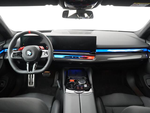 BMW M5 5-serie Touring | Kermisch | Panoramadak | Trekhaak | Head-Up | Stoelkoeling |